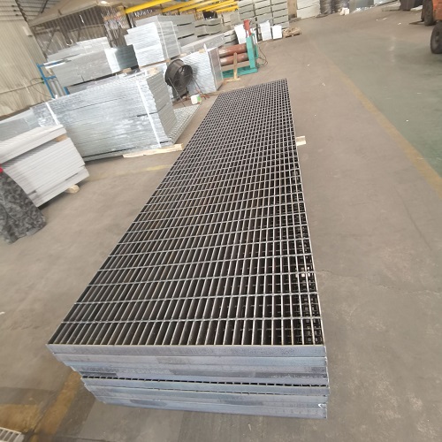 承重需求怎么匹配？鋼格柵荷載計(jì)算與選型方法